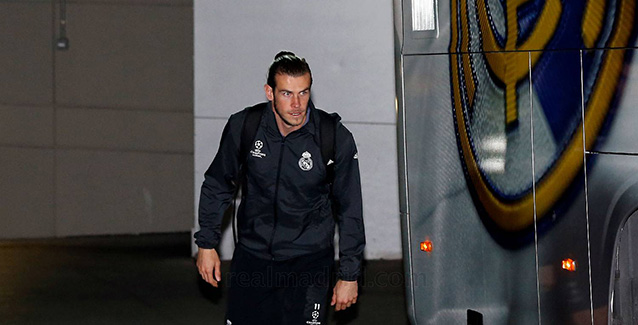 Bale subiendo al autobús del equipo